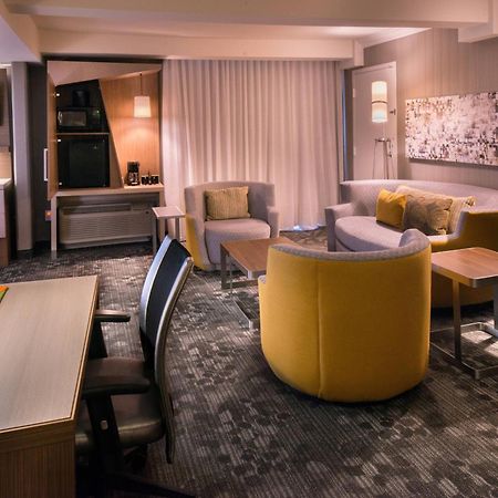 Отель Courtyard By Marriott Oxnard/Ventura Экстерьер фото