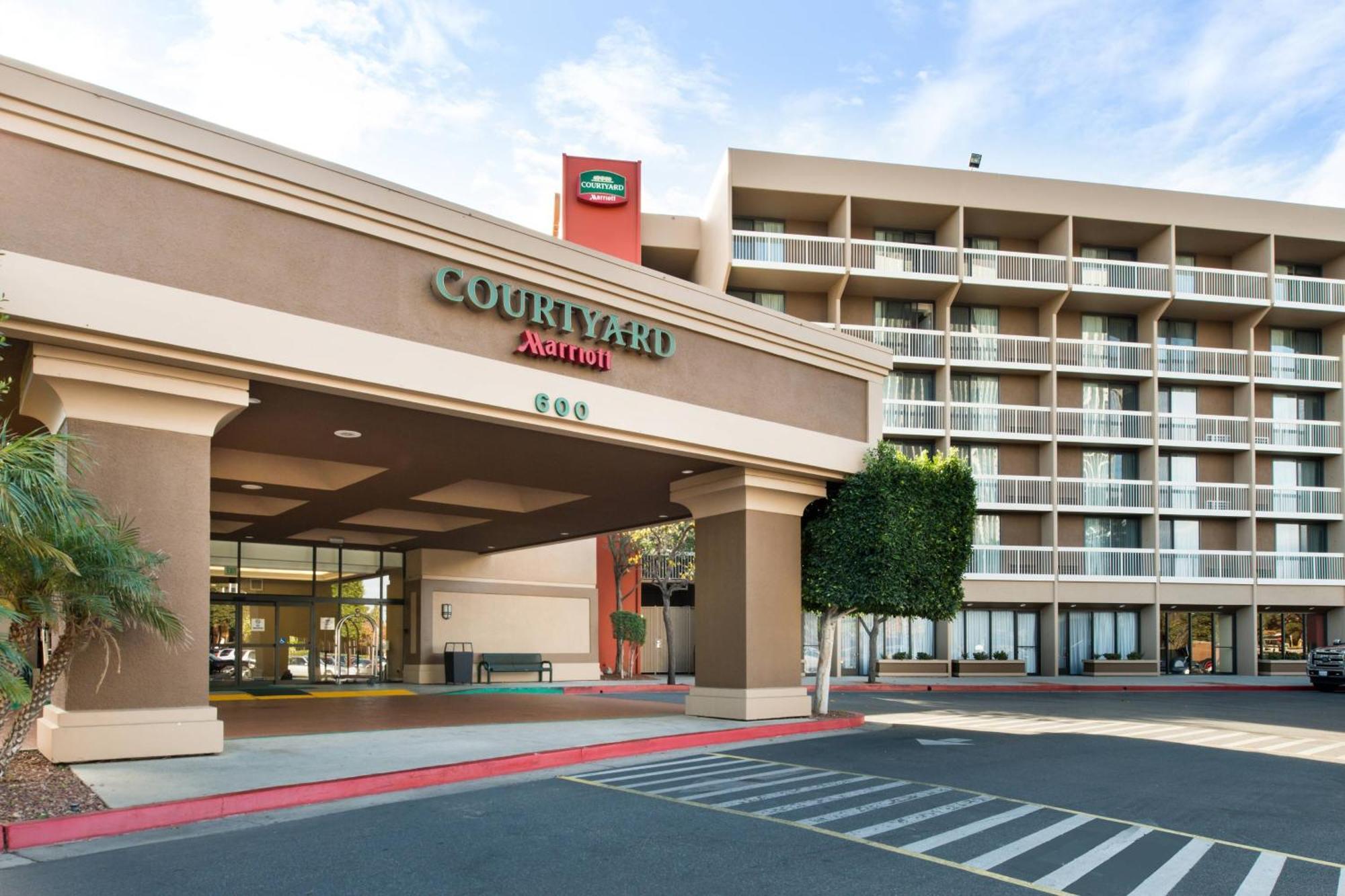 Отель Courtyard By Marriott Oxnard/Ventura Экстерьер фото