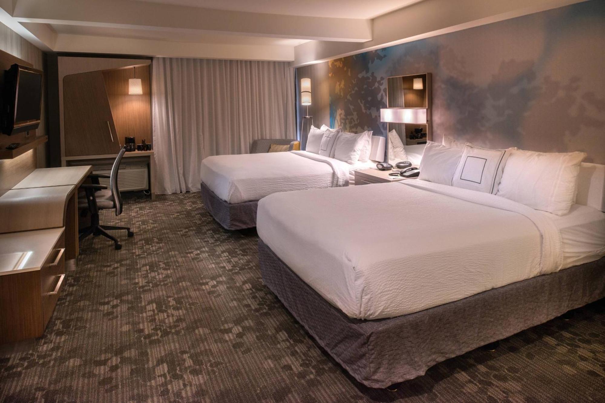 Отель Courtyard By Marriott Oxnard/Ventura Экстерьер фото