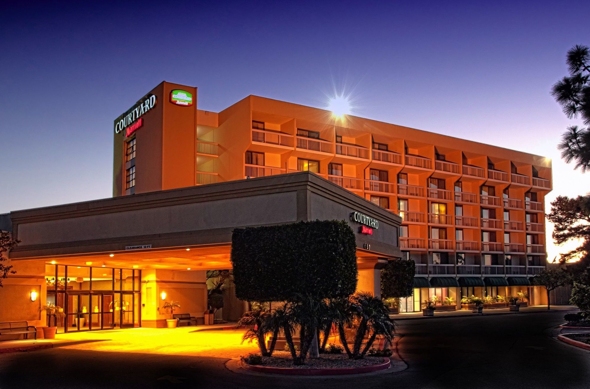 Отель Courtyard By Marriott Oxnard/Ventura Экстерьер фото