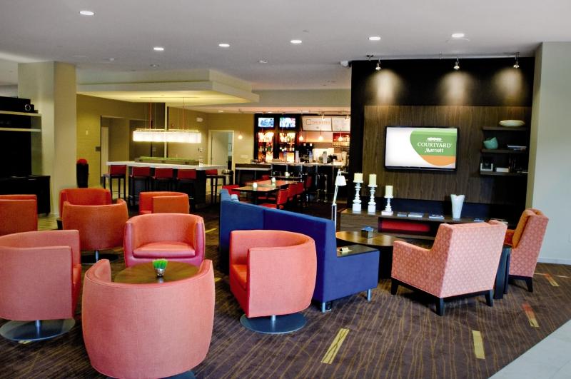 Отель Courtyard By Marriott Oxnard/Ventura Экстерьер фото