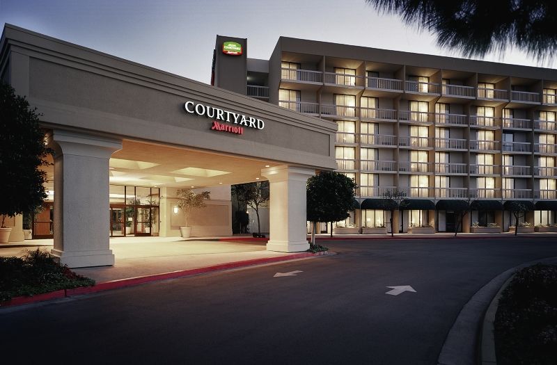 Отель Courtyard By Marriott Oxnard/Ventura Экстерьер фото