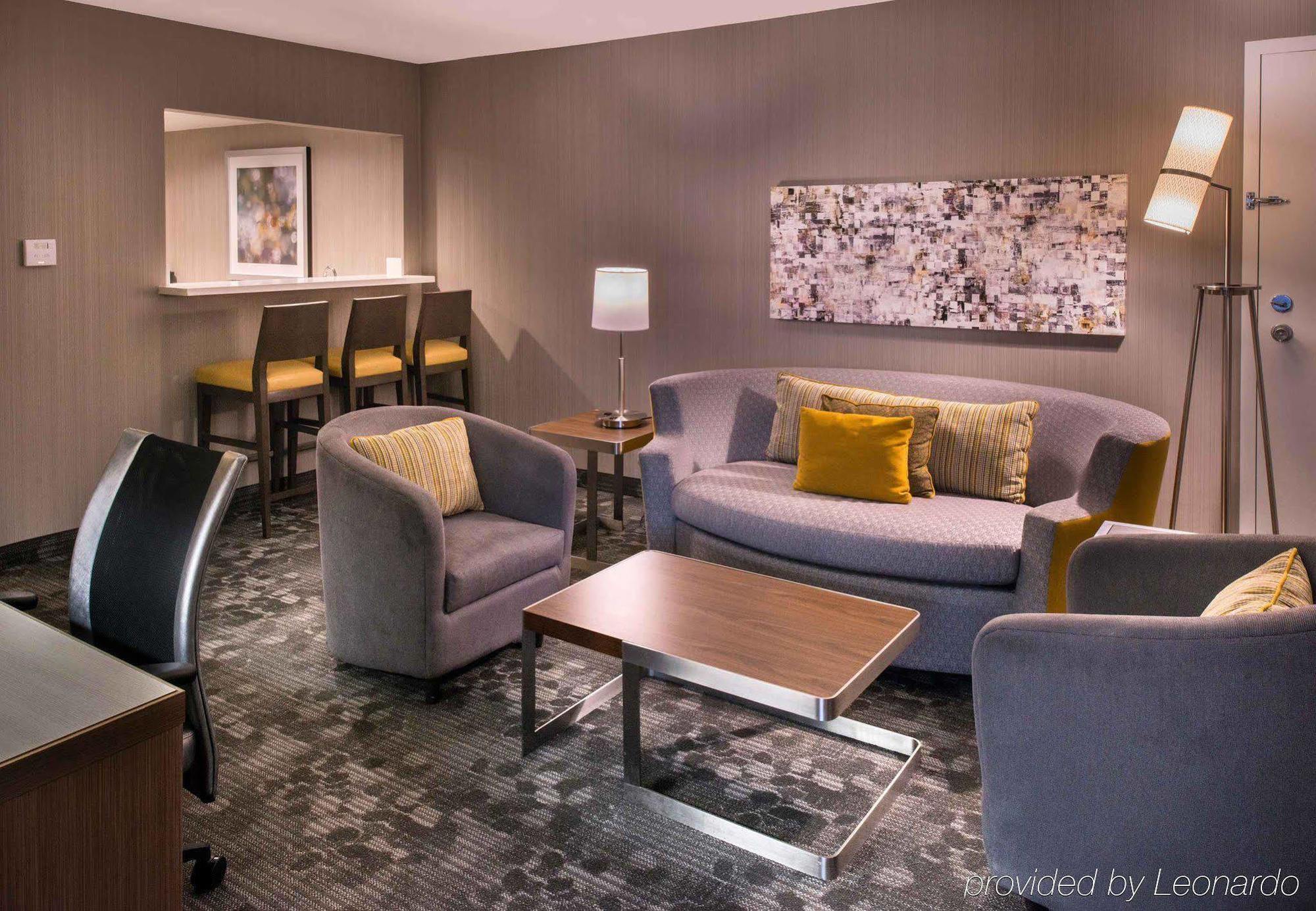 Отель Courtyard By Marriott Oxnard/Ventura Экстерьер фото