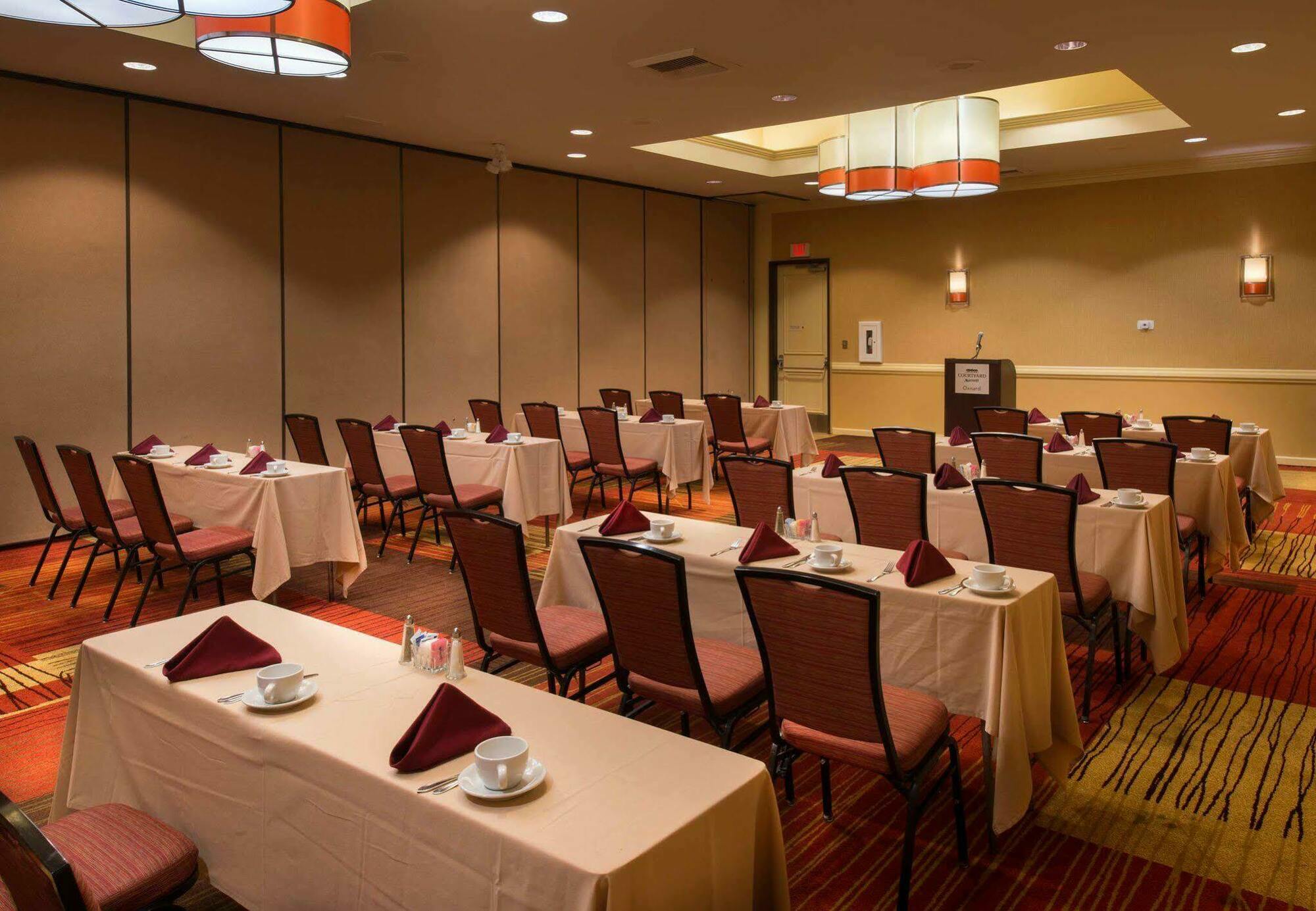 Отель Courtyard By Marriott Oxnard/Ventura Экстерьер фото